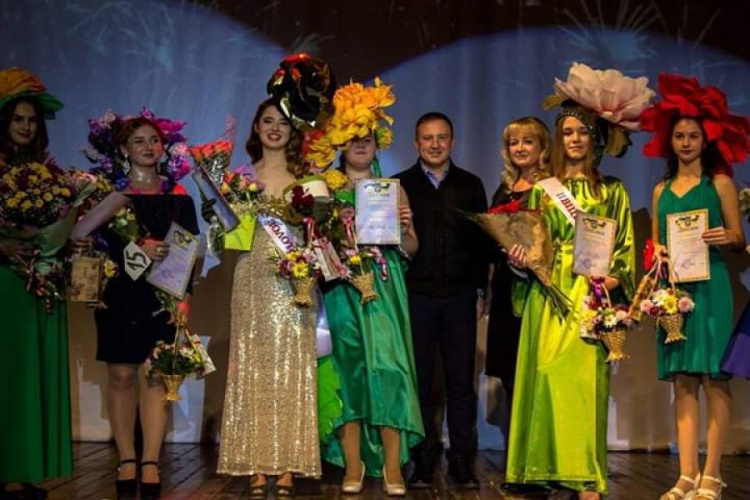 В Кривом Роге прошёл праздник молодости, красоты, грации и таланта "Мисс Золотая Осень" (фото)