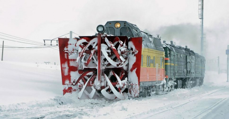 На Приднепровской железной дороге рассказали о движении поездов в непогоду