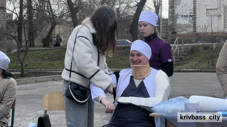 STEM-пікнік у Криворізькому фаховому медичному коледжі: як школярів знайомили з медициною