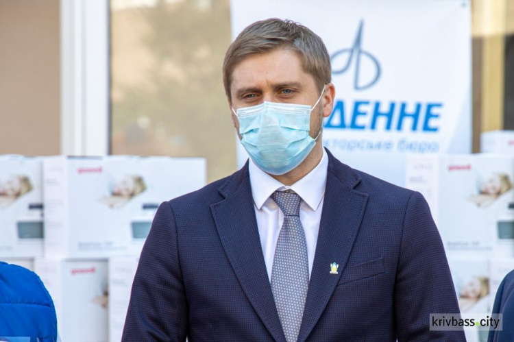 Лікарні Дніпропетровщини отримали 40 апаратів ШВЛ від китайських бізнесменів