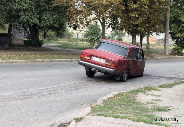 Автомобиль полицейских в Кривом Роге попал в аварию (ФОТО)