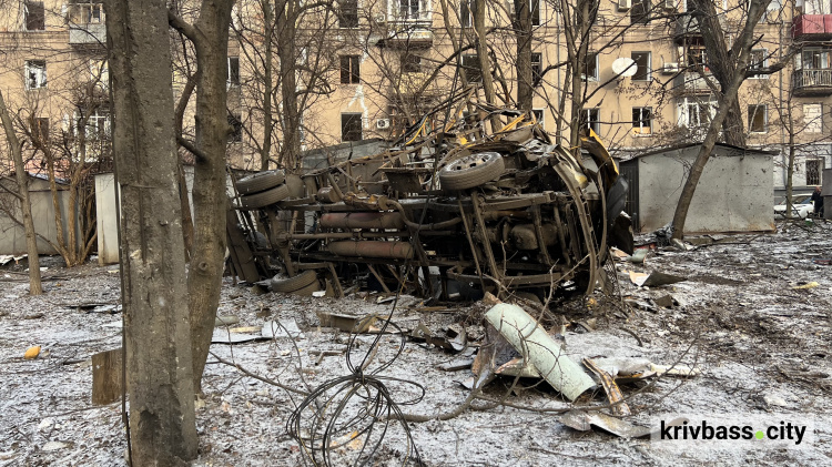 «Ми боремося за його життя» - у лікарні прооперували криворіжця, який постраждав від удару «Іскандером» по житловому будинку 8 січня 