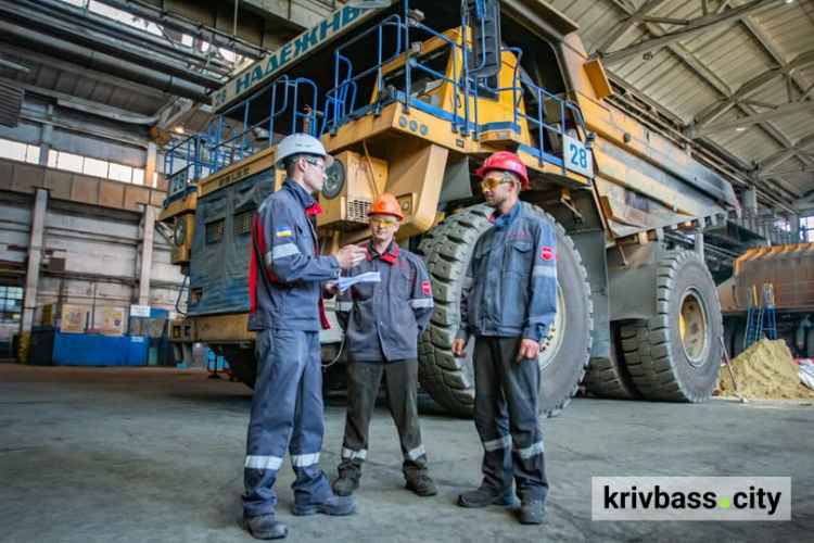 У Кривому Розі фахівці об’єднаного ГЗК Метінвесту запрошують на роботу: які посади та куди звертатися