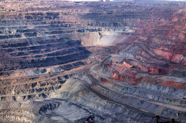 Промисловість критично важлива для майбутнього України: економіка — в одному з найважчих періодів війни, — Reuters