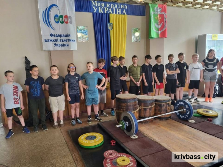 Майбутні чемпіони України: до Дня міста у Кривому Розі провели турнір з важкої атлетики серед дітей