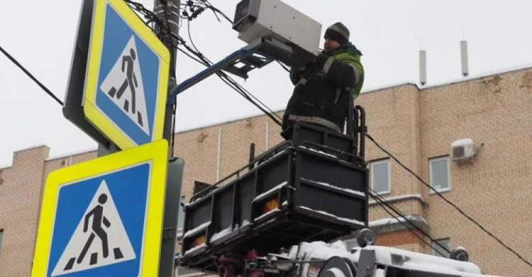 Под круглосуточным наблюдением: за жителями Кривого Рога на улицах "присматривают" 45 видеокамер (фото)