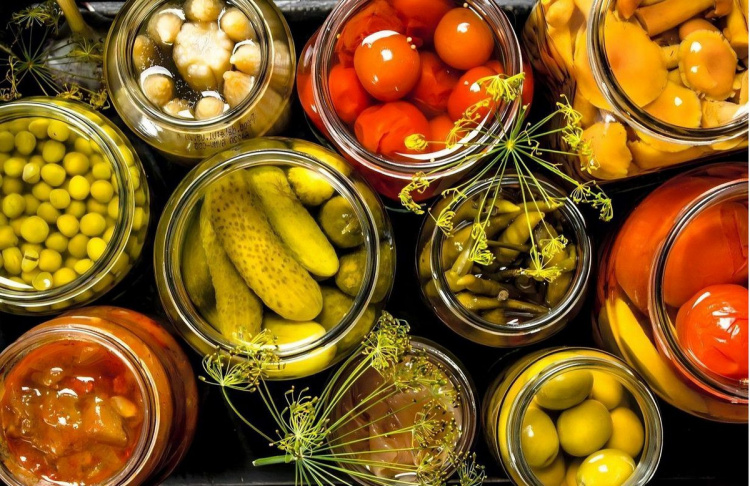 Заборонені інгредієнти для ідеальних огірків і помідорів - фото з відкритих джерел