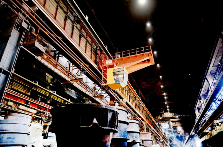 На «АрселорМіттал Кривий Ріг» встановили сучасний консольний кран українського виробництва