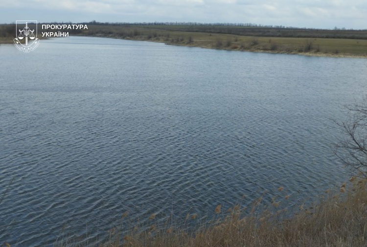 Громаді Криворіжжя повернули водойму, яку незаконно використовували для розведення риби