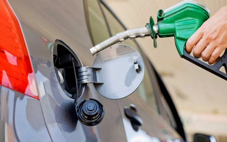 З 1 травня на АЗС до бензину будуть додавати спирт, фото з відкритих джерел 