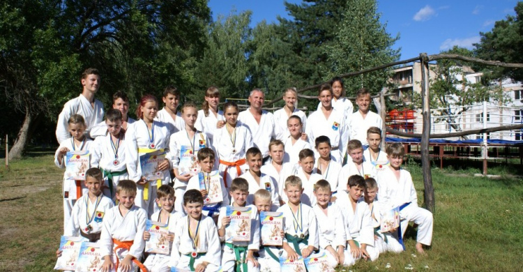 На летних сборах «GASSHUKU-2017» каратисты из Кривого Рога привезли 29 медалей (ФОТО)