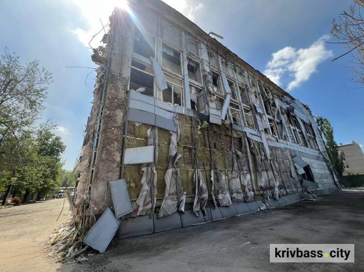 Зруйнований спорткомплекс у Кривому Розі 23 липня 2025 року