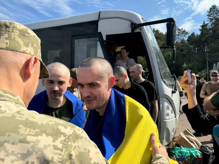 Обмін полоненими: серед звільнених троє оборонців з Дніпропетровщини