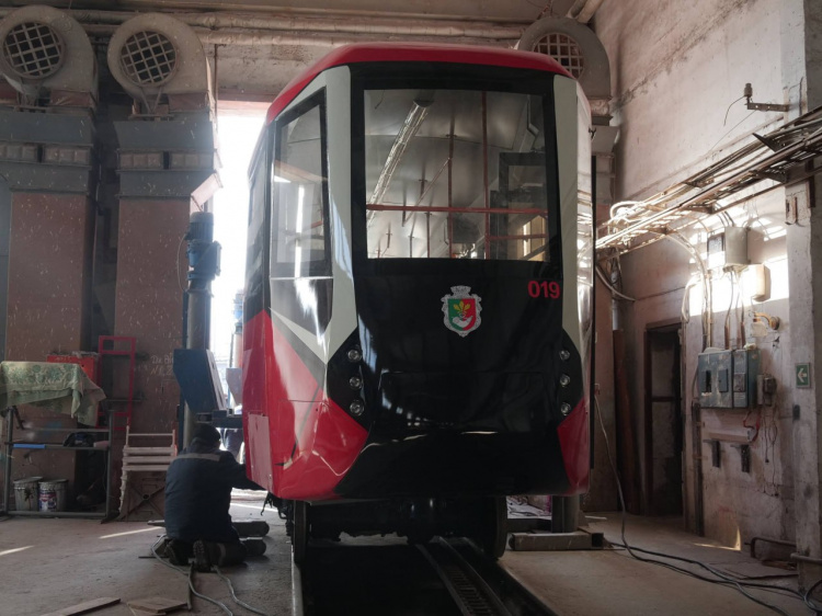 Оновлений трамвай - фото управління преси виконкому Криворізької міської ради