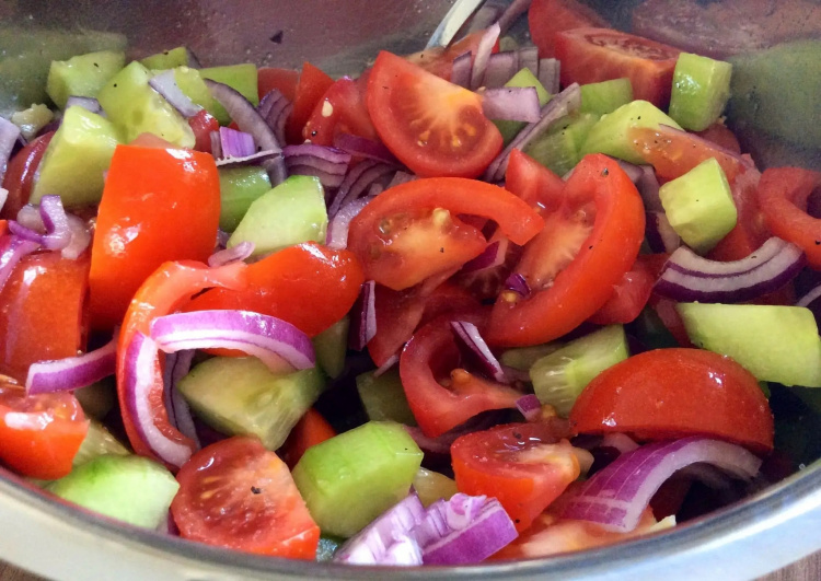 Чи правда, що огірки знищують вітамін C у помідорах - фото з відкритих джерел