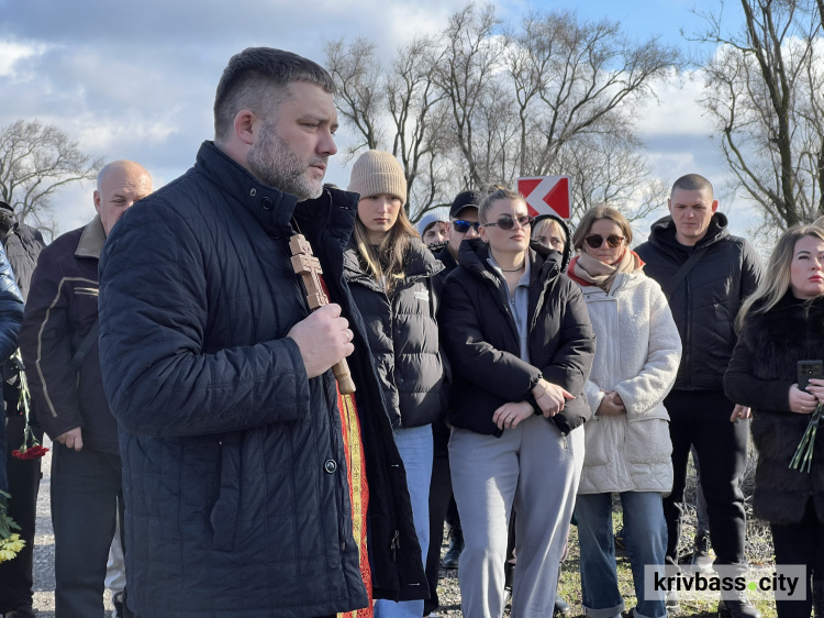 «Привіт, чувак, ну як ти там літаєш?»: у 10 річницю загибелі Кузьми Скрябіна у Кривому Розі провели автопробіг