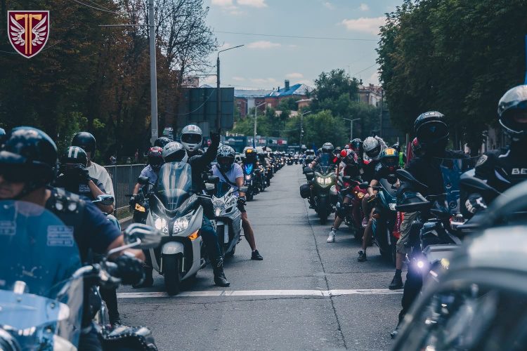 Мотопробіг у Кривому Розі: містяни збирали кошти на підтримку 77-ї бригади ДШВ