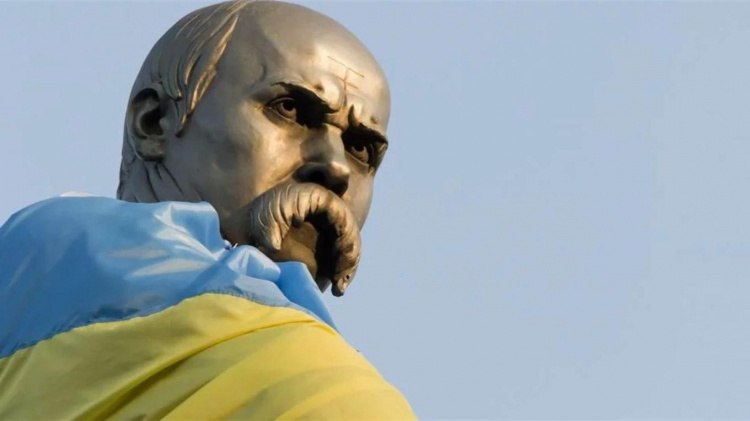 Памʼятник Т.Г. Шевченко - фото з відкритих джерел