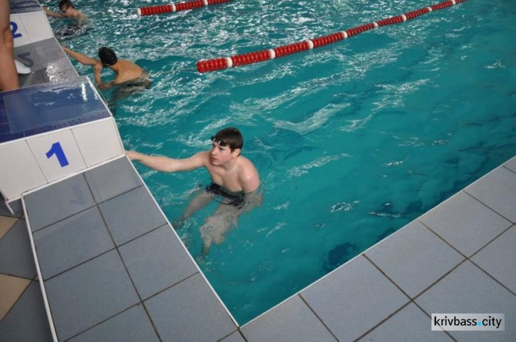 Чемпионат города по плаванию стартовал в Кривом Роге (ФОТО)