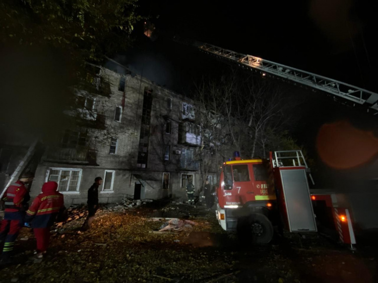 Пожежі, руйнування та поранені: Дніпропетровщина пережила чергові атаки росіян