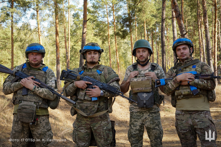 Уряд спростив виплату одноразової грошової допомоги для військових та їхніх родин: що змінилось