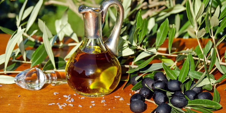 Помилки, які псують оливкову олію та страви з неї - фото з відкритих джерел