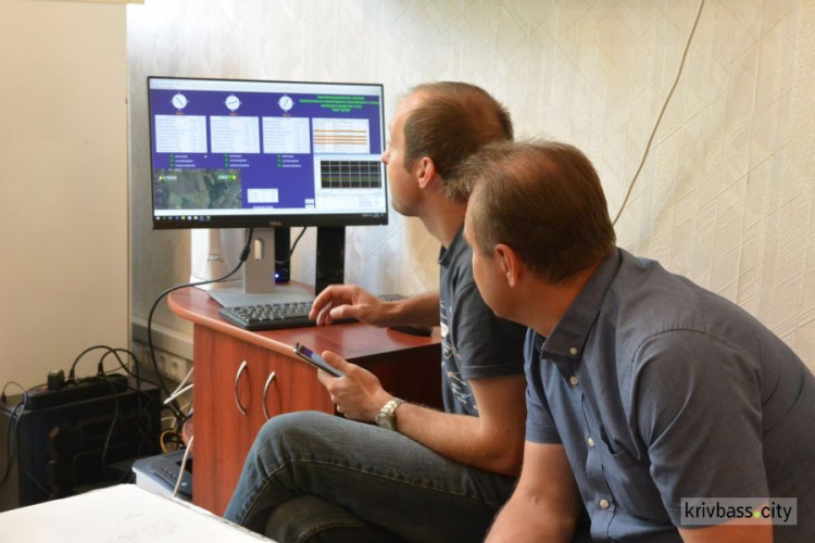Метинвест показал общественности, как работают посты экологического мониторинга в Кривом Роге (ФОТО)