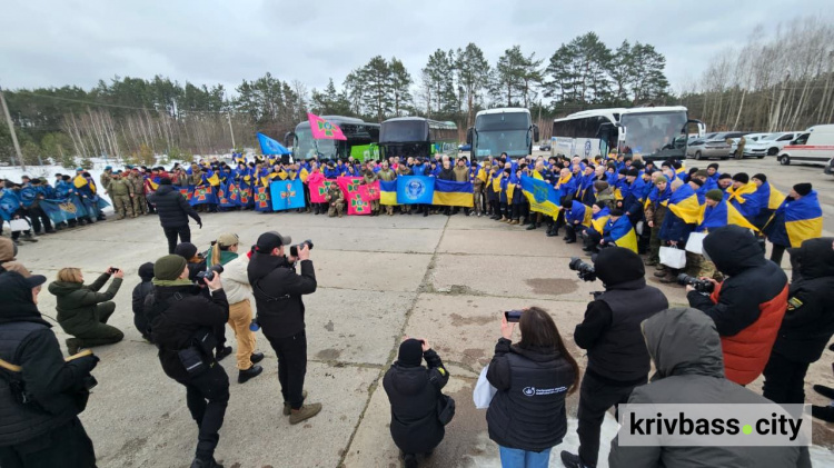 Обмін 5 березня: 20 захисників з Дніпропетровщини повернулись додому з російського полону