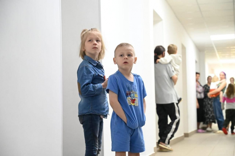 Евакуація дітей, фото пресслужби Дніпропетровської ОВА 