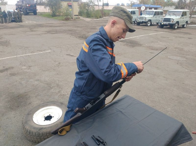 В Криворожской бригаде автомобилисты соревновались в водительском мастерстве