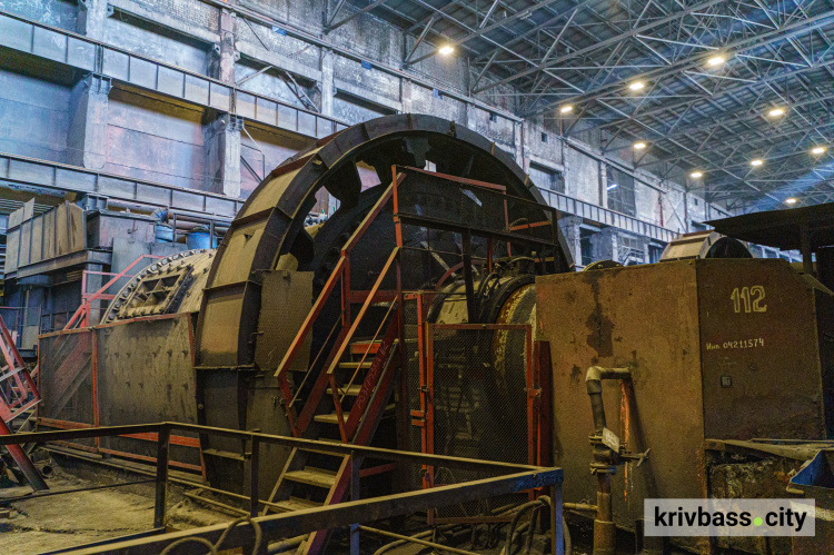 У межах регламенту: у Кривому Розі на Центральному ГЗК Метінвесту провели планову заміну млина