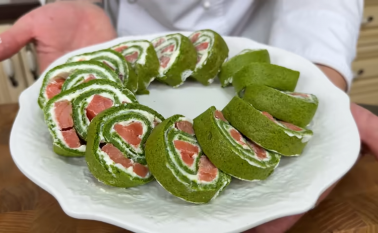 Ніжний рулет із зелені та червоної риби - фото скриншот з відео