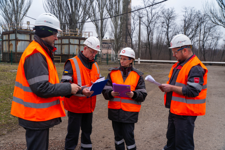 Як діяти під час надзвичайних ситуацій: на Центральному ГЗК Метінвесту провели комплексне навчання з ліквідації наслідків бойових дій
