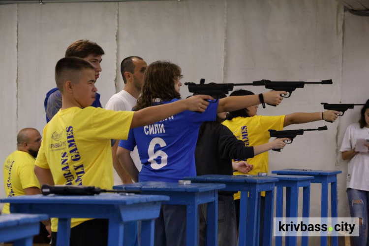 Під синьо-жовтим прапором Нескорених: у Кривому Розі відбулись змагання з кульової стрільби серед ветеранів