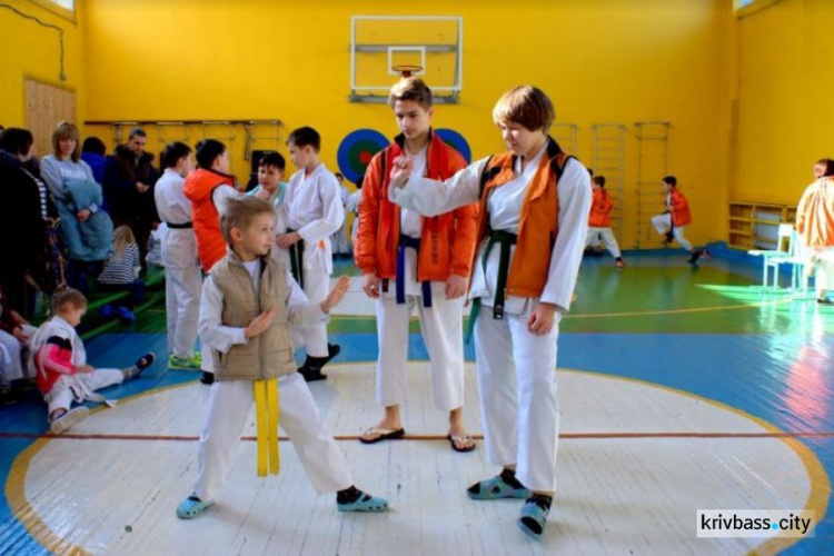 Спортивные баталии: в Кривом Роге прошёл чемпионат по карате среди детей (ФОТО)