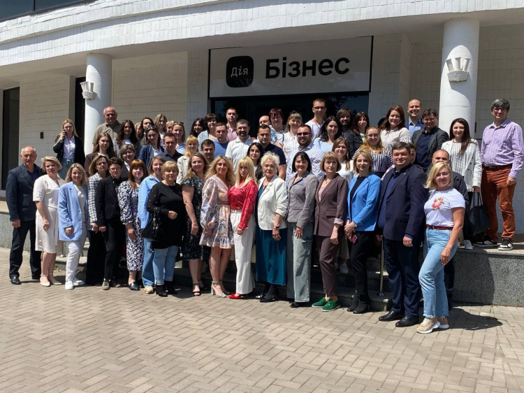 Учасники форуму з відновлення Криворіжжя - фото пресслужби Криворізької РВА