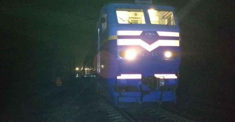 Поезд "Кривой Рог - Москва" переехал мужчину в Харьковской области