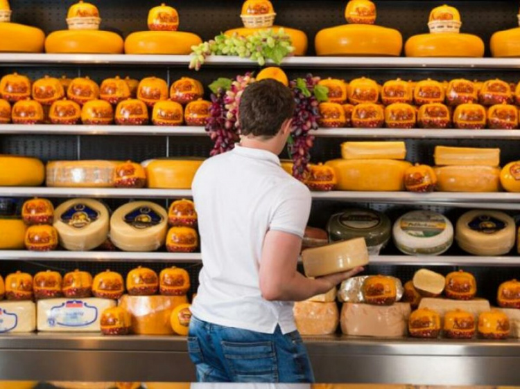 Ціна, склад і назва: як за хвилину перевірити якість сиру - фото з відкритих джерел