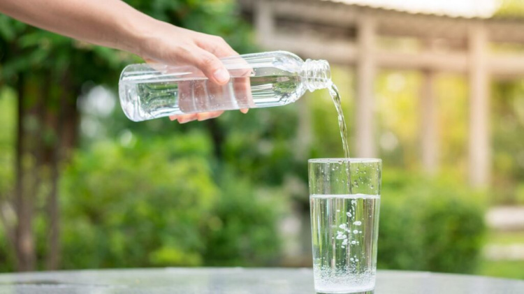 Як змусити себе пити багато води: прості лайфхаки