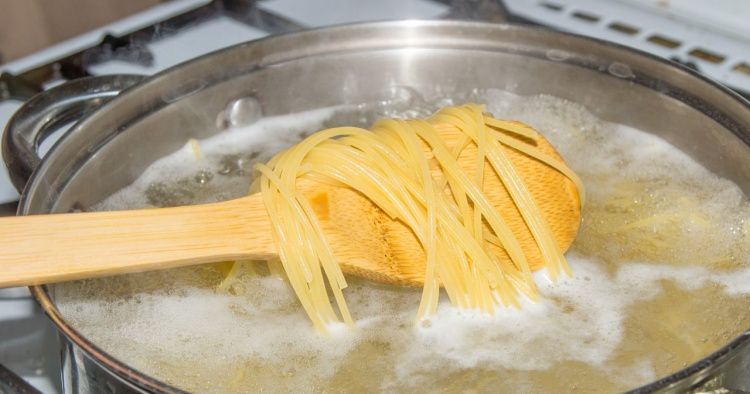 Чому макарони злипаються і що з цим робити насправді - фото з відкритих джерел