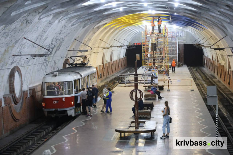 Гідроізоляція і зовнішній вигляд: у Кривому Розі капітально відремонтують дві станції швидкісного трамваю