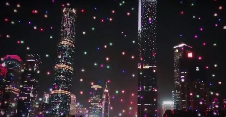 В Китае показали световое шоу из более тысячи дронов (ВИДЕО)