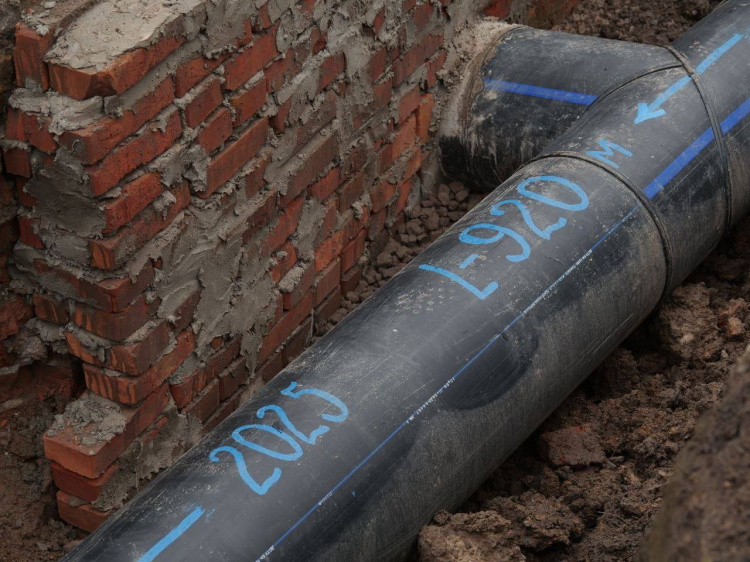 У Кривому Розі замінили трубу, через яку Інгулецький район міг залишитися без тепла взимку