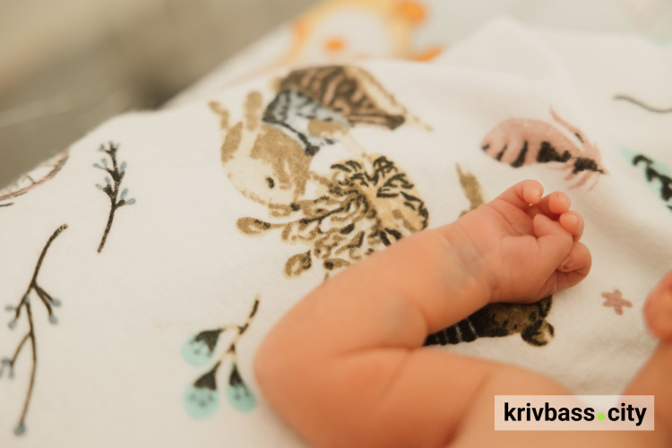 Мешканці Дніпропетровщини можуть отримати відшкодування витрат на послуги няні: як отримати 8 тисяч гривень