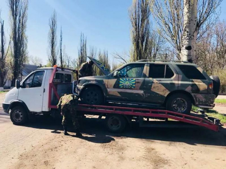 Эвакуатором в Кривой Рог был доставлен сломаный боевой автомобиль 20 батальона (ФОТО)