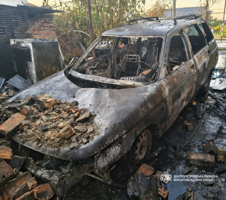 Удар по Криворіжжю, пожежа та двоє поранених: що відомо про наслідки нічного удару 19 вересня
