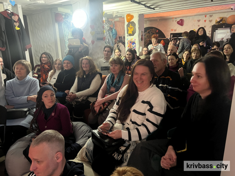 «Домашні читання» у Кривому Розі: Олена Гусейнова та Іванна Скиба-Якубова презентували свої поетичні збірки