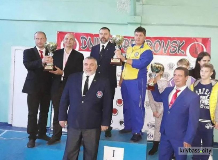 Каратисты из Кривого Рога завоевали на турнире в Днепре 44 медали разного сорта (ФОТО)