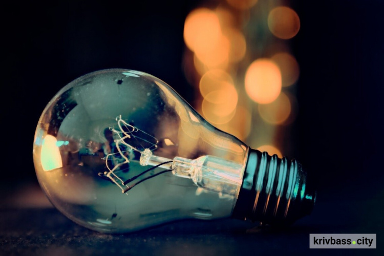 На півдні Кривого Рогу 21 і 22 травня відключатимуть світло: адреси профілактичних робіт енергетиків