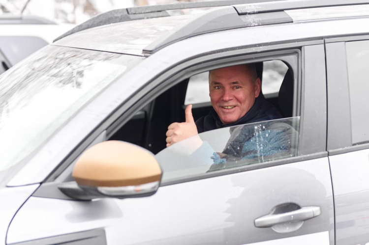 Відтепер допомога ближче: громада Криворіжжя поповнилася спеціальним авто